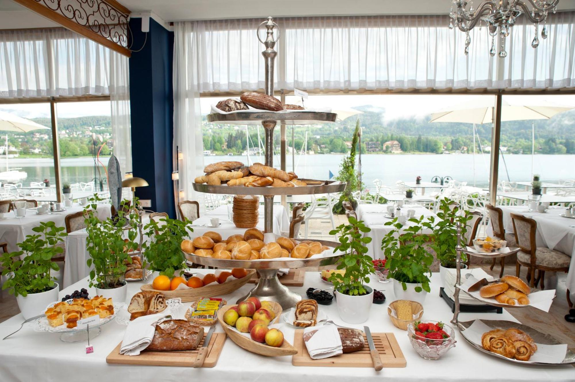 Tennis & Yacht Hotel Velden Velden am Woerthersee Exterior photo